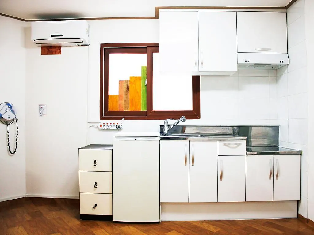 Banana Backpackers Hotel Seoul 0*,