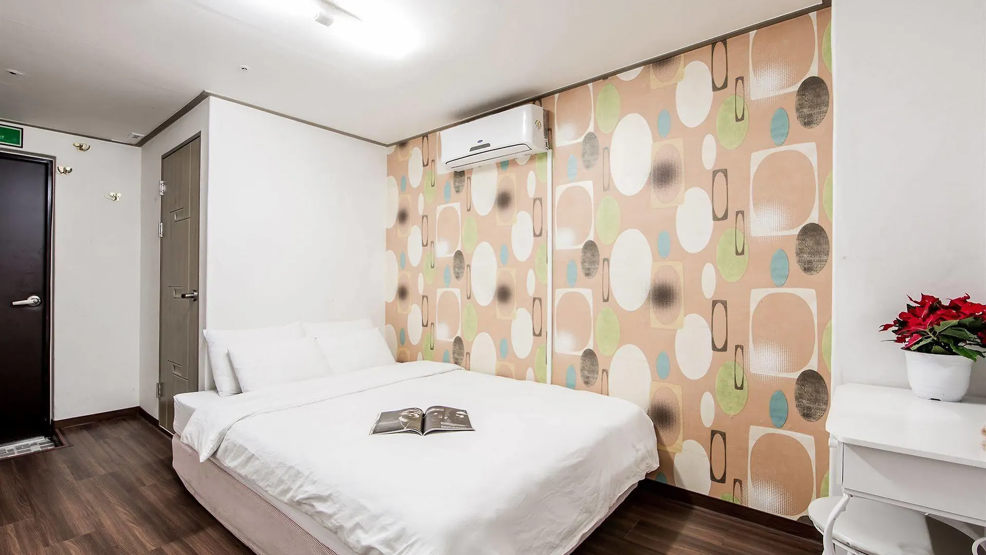 Banana Backpackers Hotel Seoul 0*,
