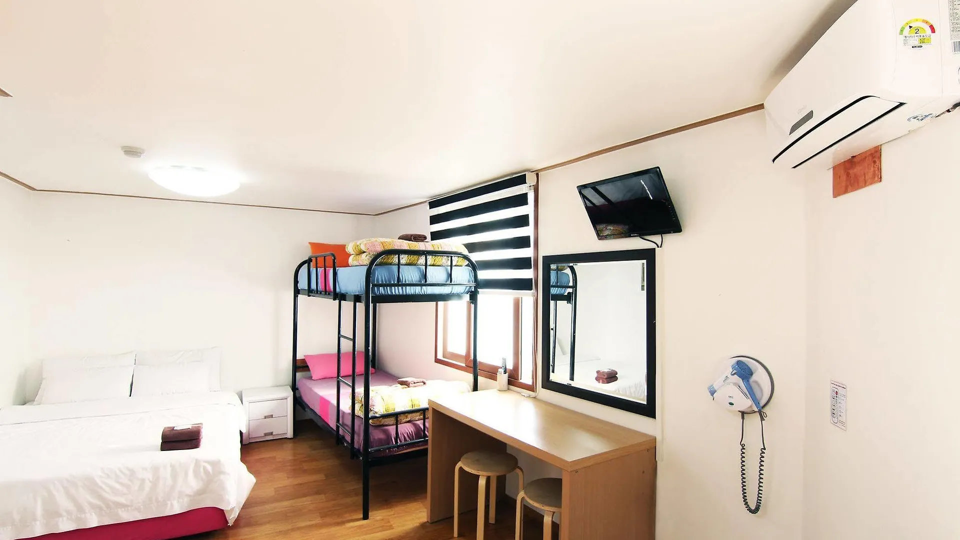 Hostel Banana Backpackers Pansiyon Seul